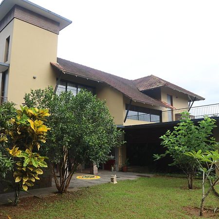 Homestay Namaha Meppadi Bagian luar foto