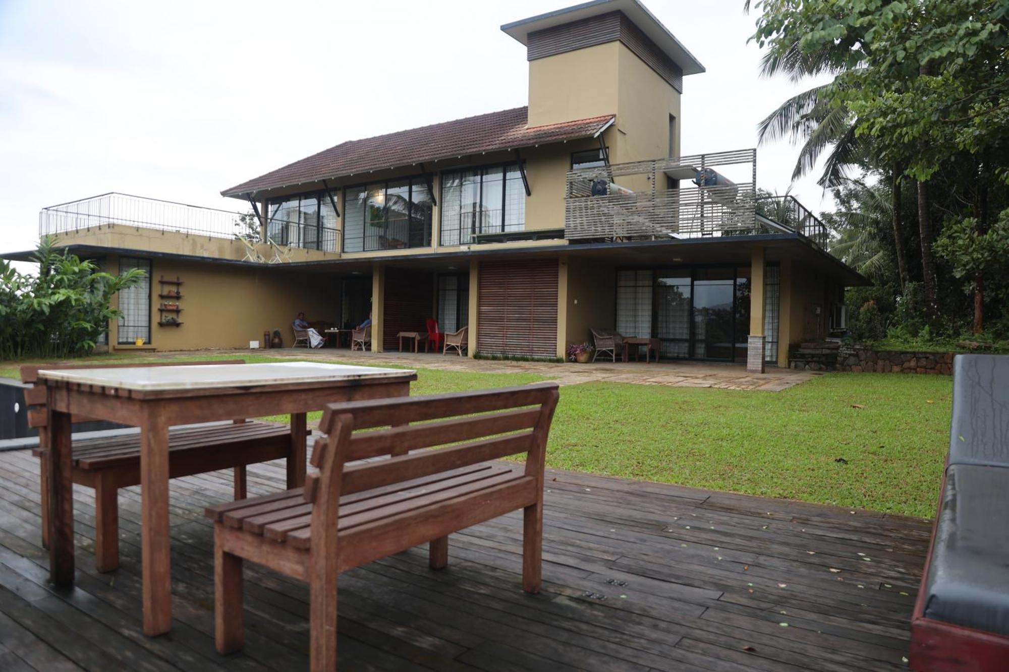 Homestay Namaha Meppadi Bagian luar foto