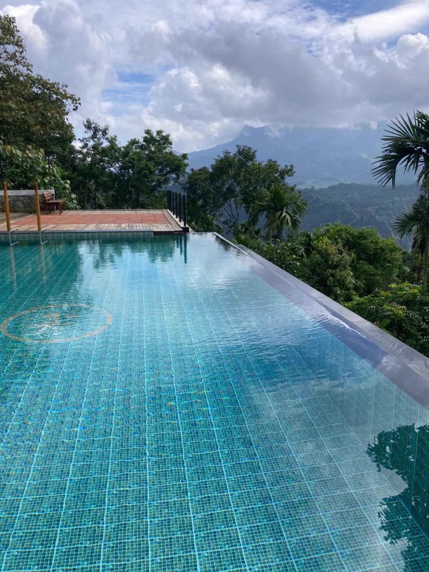 Homestay Namaha Meppadi Bagian luar foto