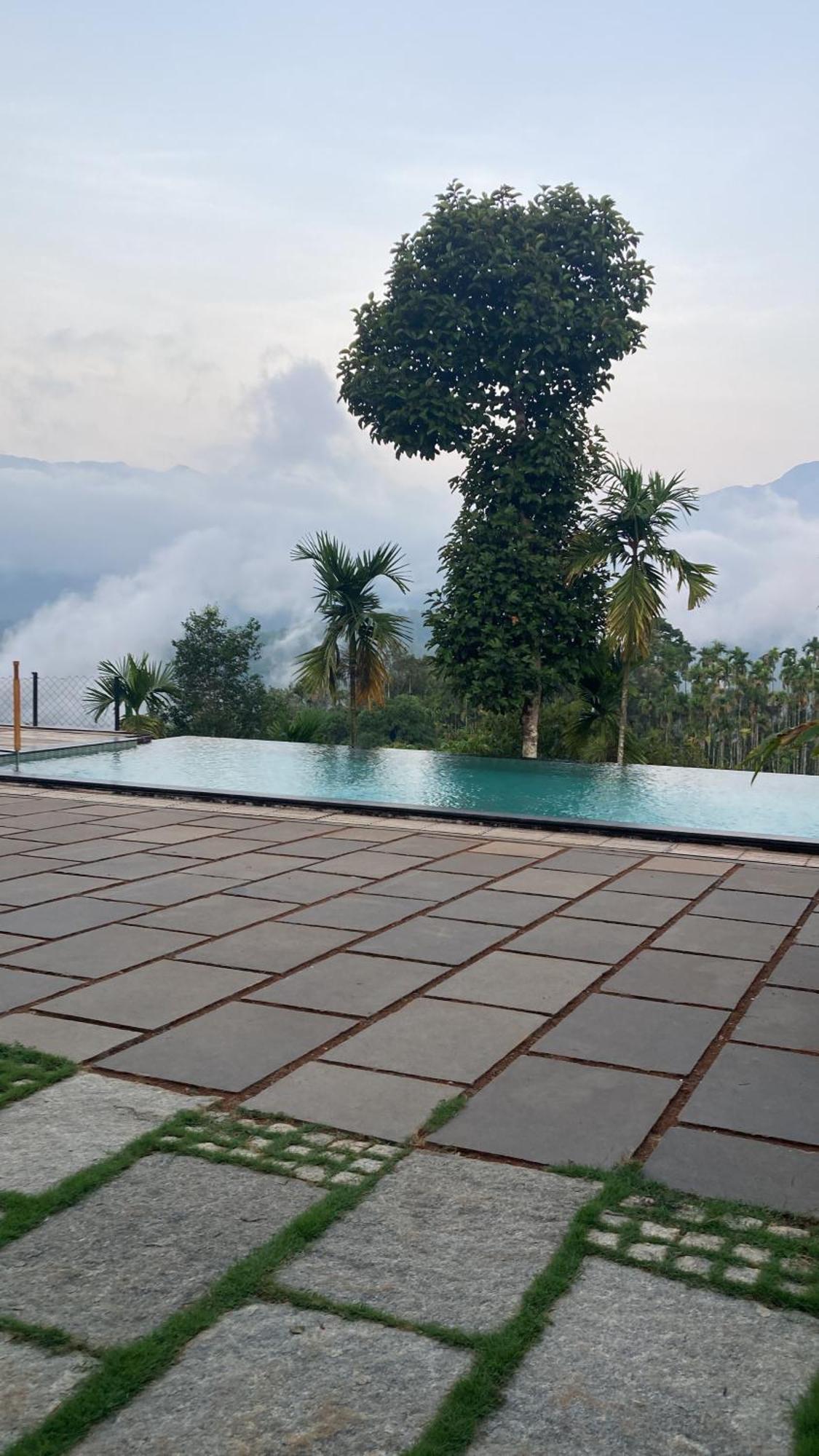Homestay Namaha Meppadi Bagian luar foto